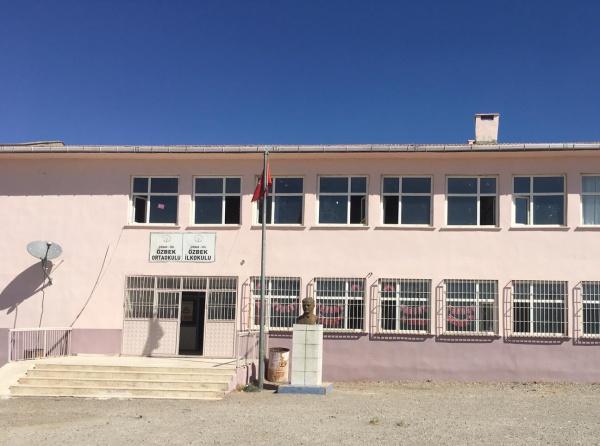 Özbek Ortaokulu Fotoğrafı